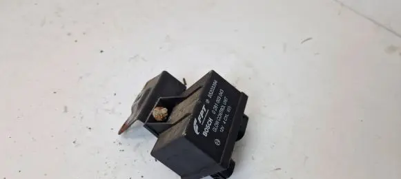 Saab 9-3 Ver2 Glow plug pre-heat relay 0281003043