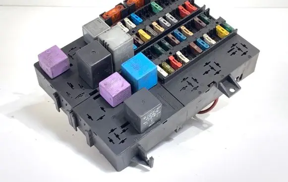 Opel Movano A Fuse box set 7703297587