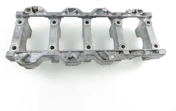 Mazda CX-7 Rear differential mounting bracket 