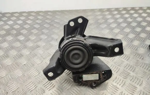 KIA Sportage Engine mount bracket 21815D9100