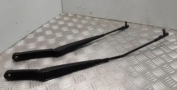 Skoda Octavia Mk2 (1Z) Front wiper blade arm 1Z2955409A 1Z2955410A
