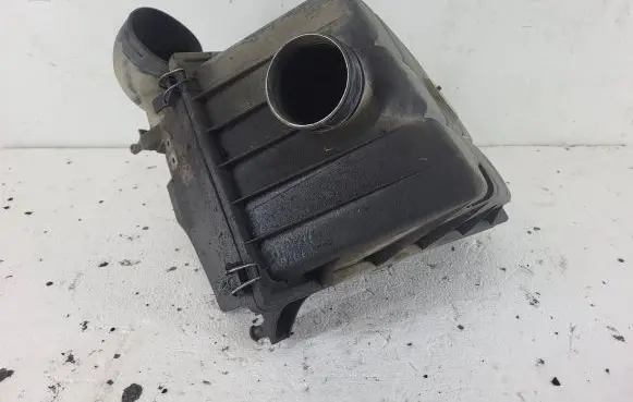 Mercedes-Benz C W202 Air filter box 6040940304