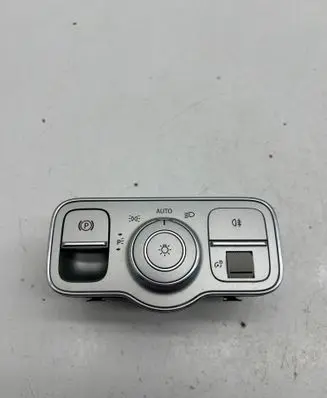 Mercedes-Benz GLE W167 Light switch A1679051201