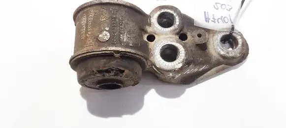 Volkswagen PASSAT B5.5 Rear axle beam mounts housing 4b0501522e 4b0501521e