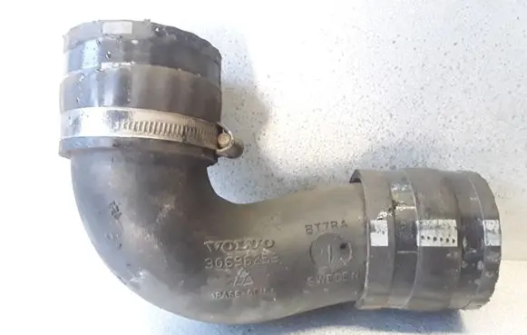 Volvo S60 Intercooler hose/pipe 30696253