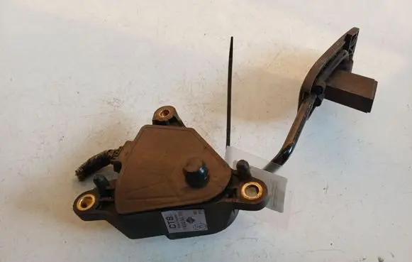 Nissan Tiida C11 Accelerator throttle pedal 18002AX700