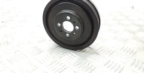 Skoda Fabia Mk3 (NJ) Crankshaft pulley 04B105243B