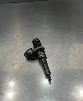 Volkswagen Caddy Fuel injector 038130073br