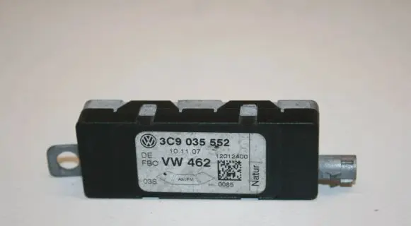 Volkswagen PASSAT B6 Antenna control unit 3C9035552 12012400