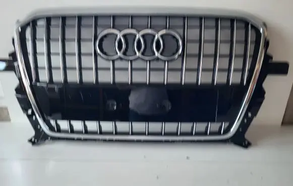 Audi Q5 SQ5 Front bumper upper radiator grill 8R0853651R
