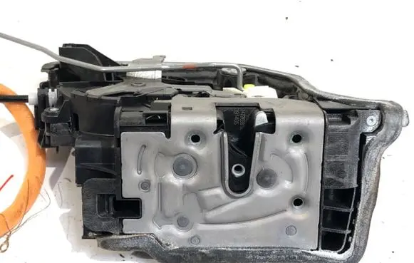 BMW 5 G30 G31 Front door lock