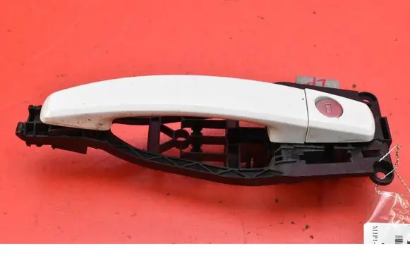 Opel Zafira B Front door exterior handle 