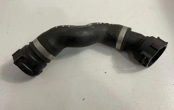 BMW 6 F12 F13 Engine coolant pipe/hose 8511928