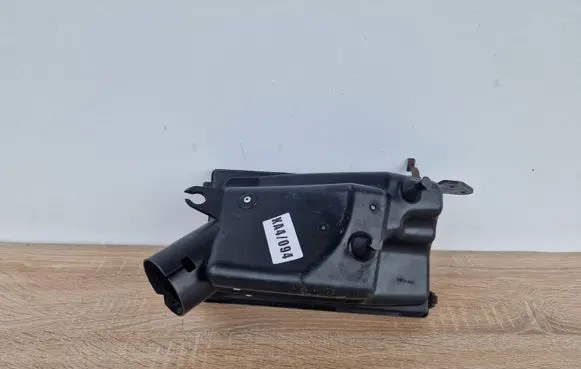 Nissan Primera Air filter box BN300-AU600