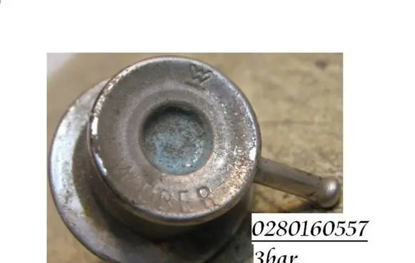 Volkswagen Lupo Fuel pressure regulator 0280160557 BOSCH