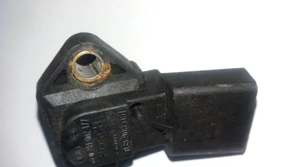 Volkswagen PASSAT B5 Air pressure sensor 0281002177