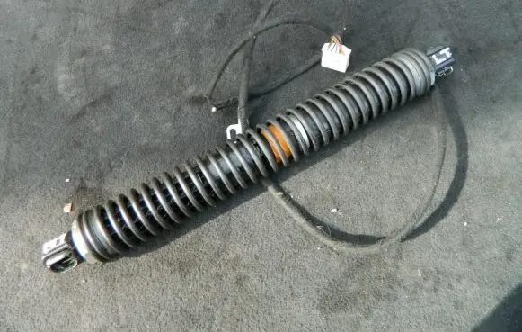 BMW 7 F01 F02 F03 F04 Tailgate strut 7120098