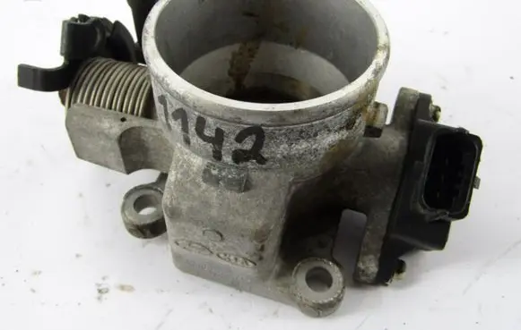 KIA Carens I Electric throttle body valve 3510023701