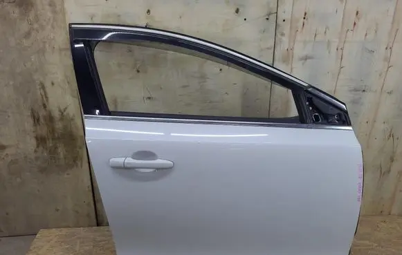 Volvo V40 Front door 
