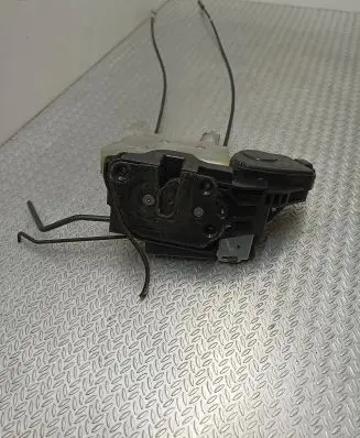 Hyundai Tucson JM Front door lock A045035