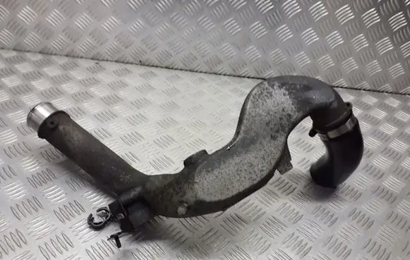 Mazda 3 I Intercooler hose/pipe