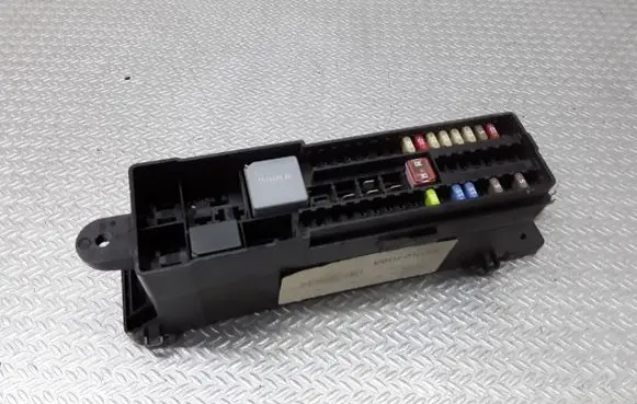 Ford Grand C-MAX Fuse module AV6T9A340AAA