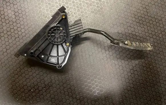 Honda CR-V Accelerator throttle pedal 31310H10