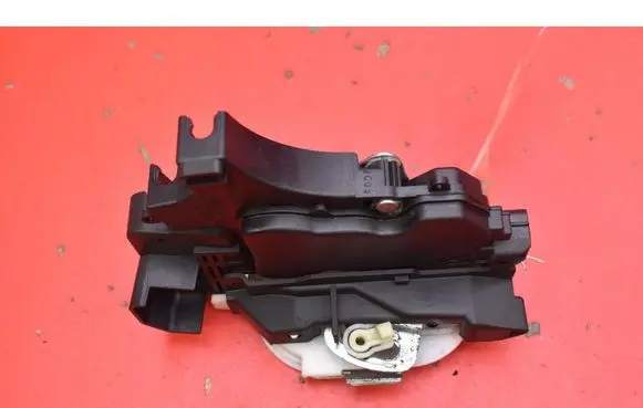 Mitsubishi Colt Front door lock 