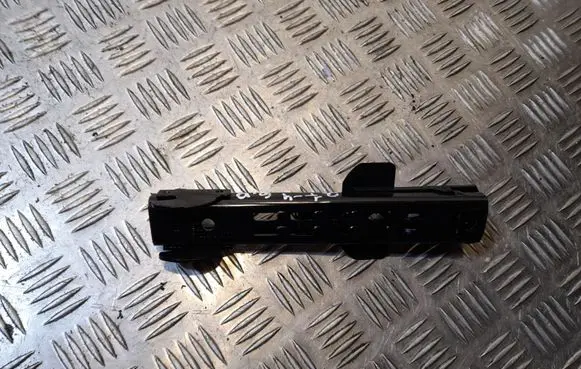 Audi Q7 4L Seat belt adjustment motor 8E0857833G