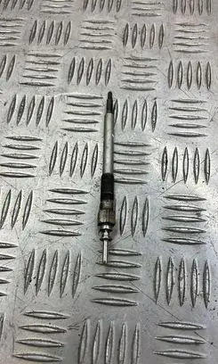 Opel Astra H Glow plug 0250202137