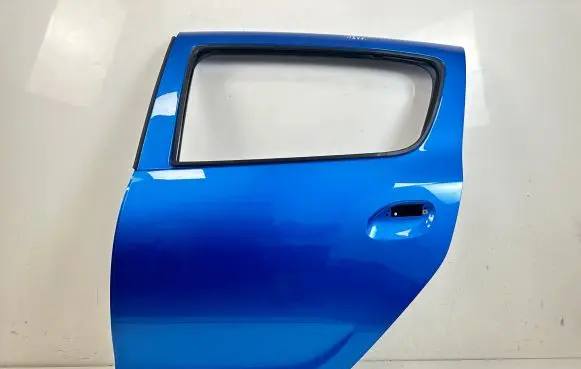 Dacia Sandero Rear door
