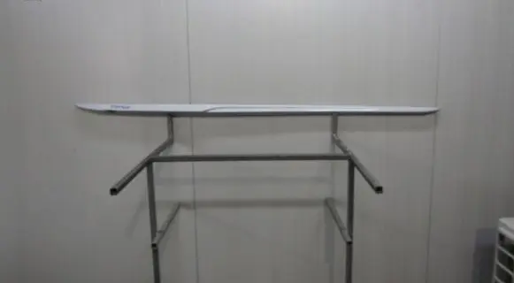 Front sill (body part)