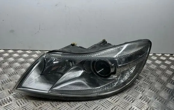 Skoda Octavia Mk2 (1Z) Headlight/headlamp 1Z1941015 1Z1941015G
