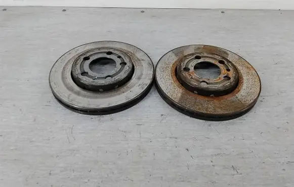 Volkswagen Golf IV Front brake disc