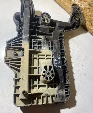 Volkswagen Caddy Battery tray 1K0915332