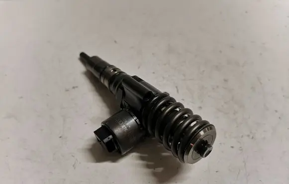 Audi A6 S6 C6 4F Fuel injector 03G130073G