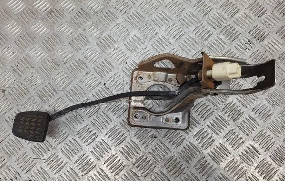 Toyota Corolla Verso AR10 Brake pedal 471010F010 551060F020