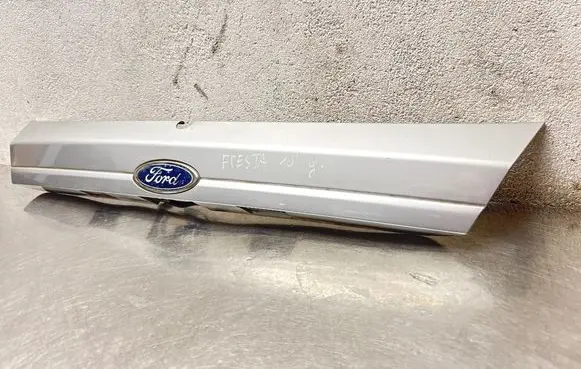 Ford Fiesta Trunk door license plate light bar 8A61A43404