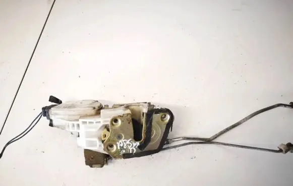 Mitsubishi Pajero Front door lock