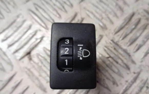 Toyota Yaris Headlight level height control switch 8415202070