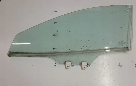 Mazda 3 III Sliding door window/glass 