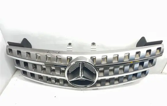 Mercedes-Benz ML W164 Front bumper upper radiator grill A1648880123