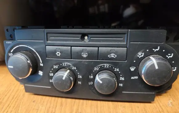 Chrysler 300 - 300C Climate control unit P55111031AG