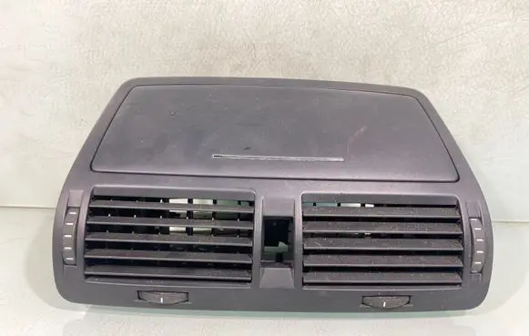 Skoda Octavia Mk2 (1Z) Dash center air vent grill 1Z0820951