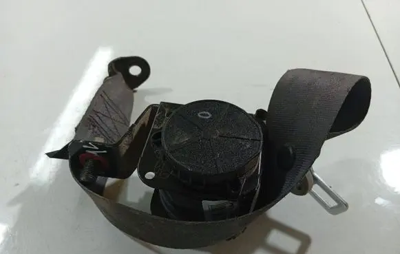 KIA Sportage Rear seatbelt 898101F000