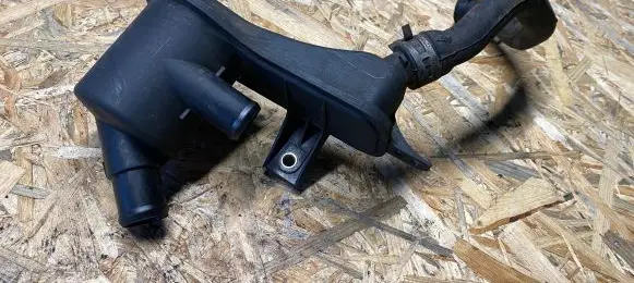 Ford Connect Breather/breather pipe/hose 6G9Q6A785AA