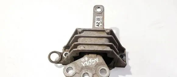 Opel Insignia A Engine mount bracket 13227717