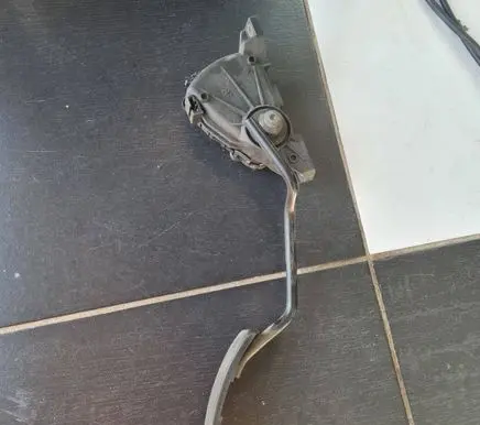 Volvo S40, V40 Accelerator throttle pedal 30865642 6PV00830100 M865642
