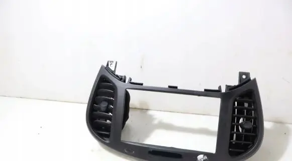 Nissan Juke I F15 Dashboard air vent grill cover trim 