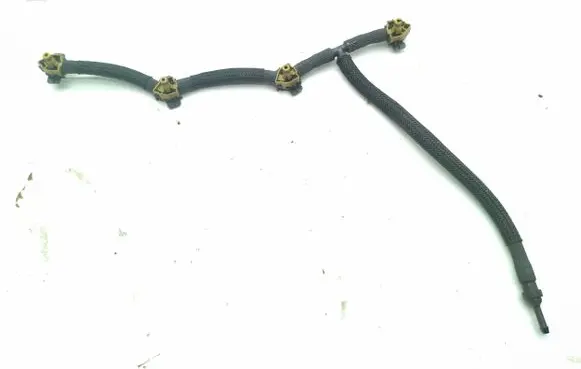Volkswagen PASSAT B8 Fuel return line/hose 